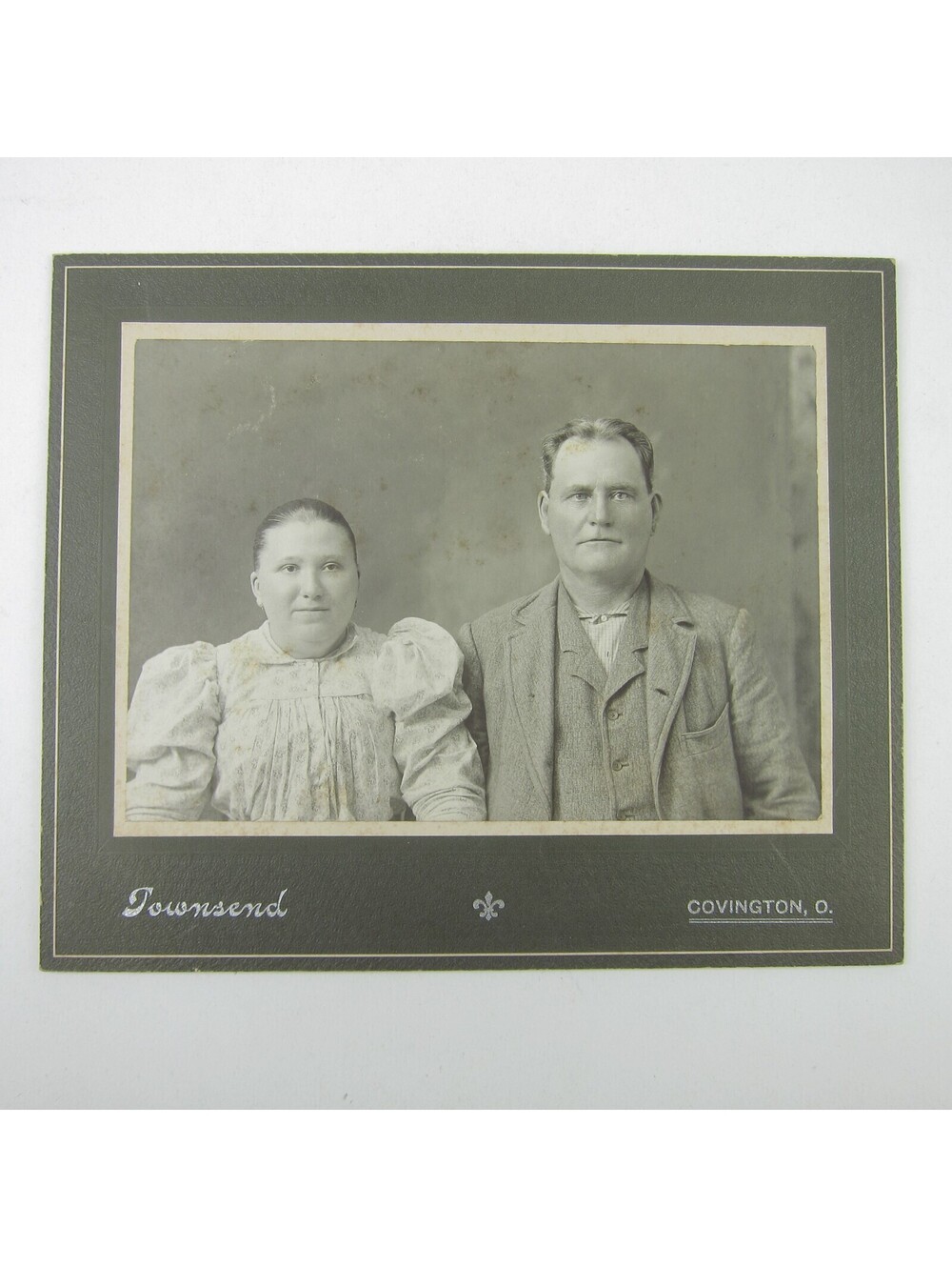 Cabinet Card Photograph Man & Woman Townsend Covington Ohio Antique 1890s